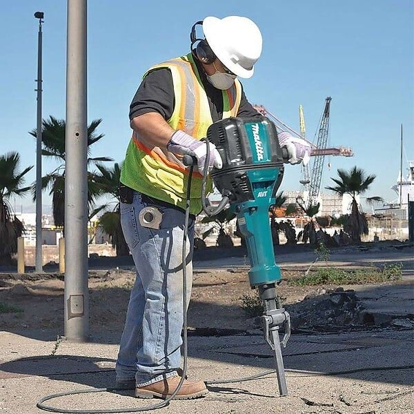 Marteau piqueur Makita HM1812